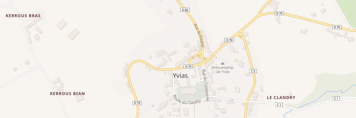 Plan du 8 Pl de la Mairie à Yvias